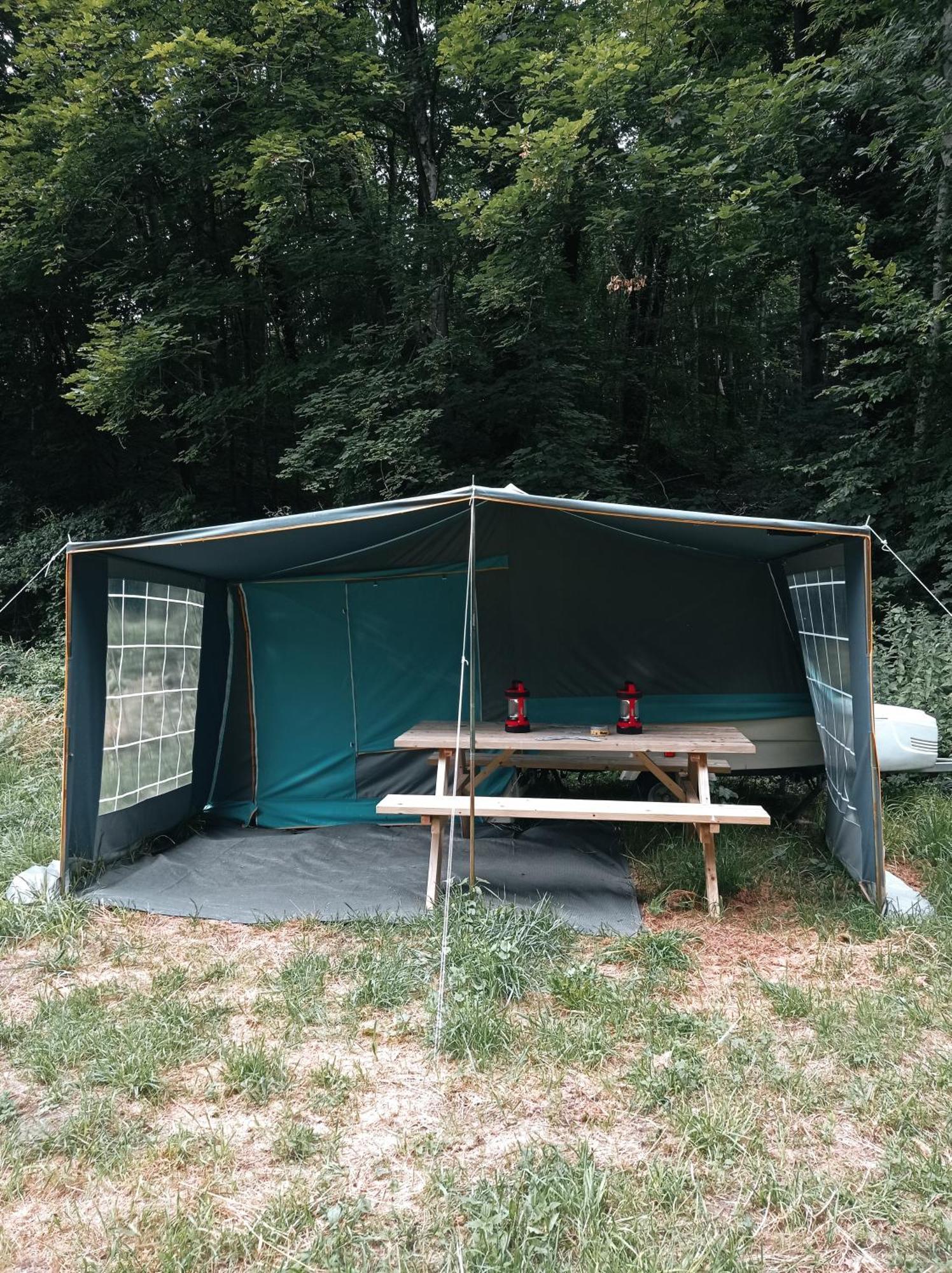 Chez Tombivouac Villa Pierrefonds Exterior photo